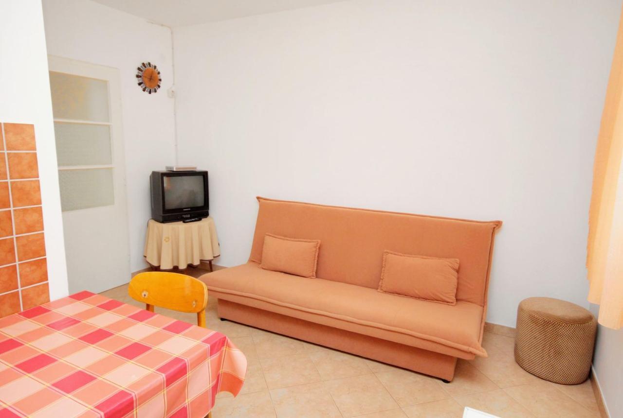 Apartments With A Parking Space Novi Vinodolski - 5587 외부 사진