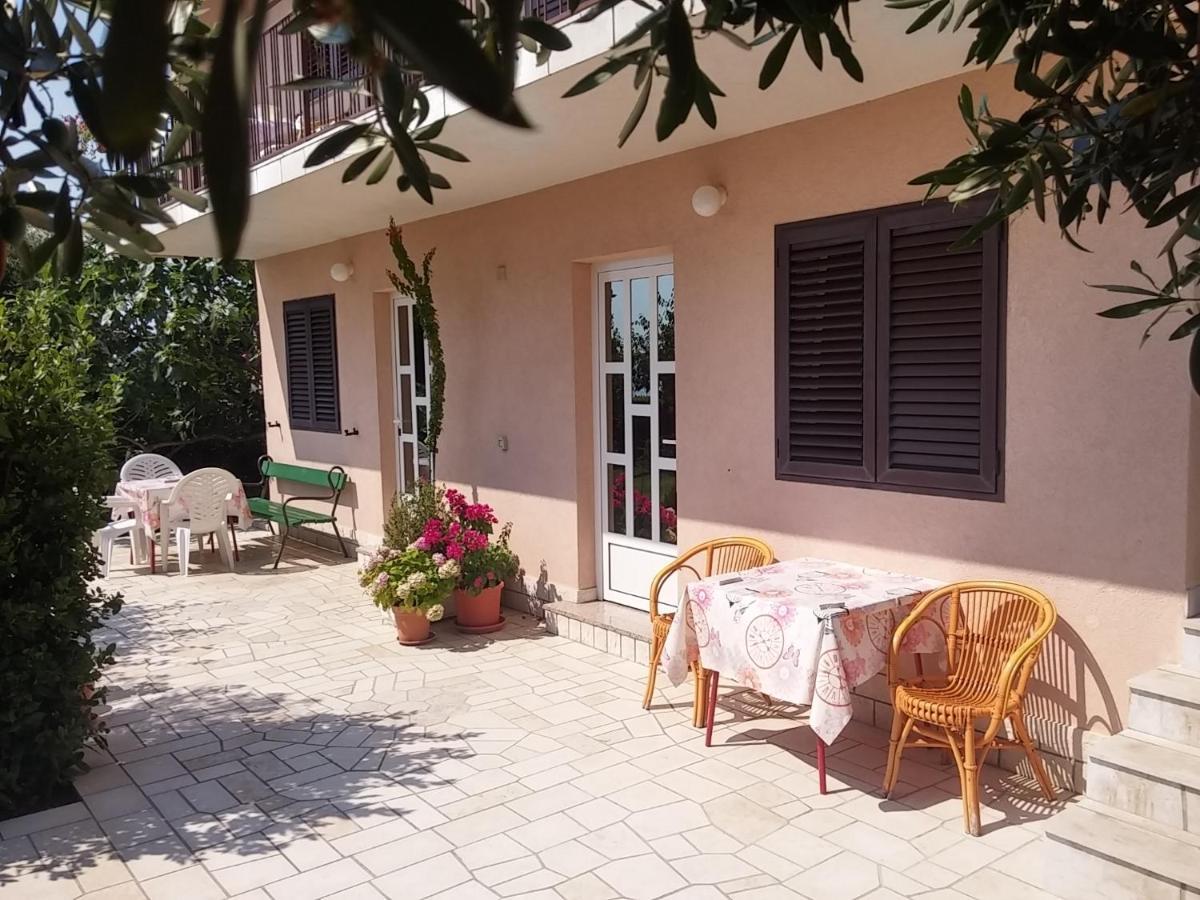 Apartments With A Parking Space Novi Vinodolski - 5587 외부 사진